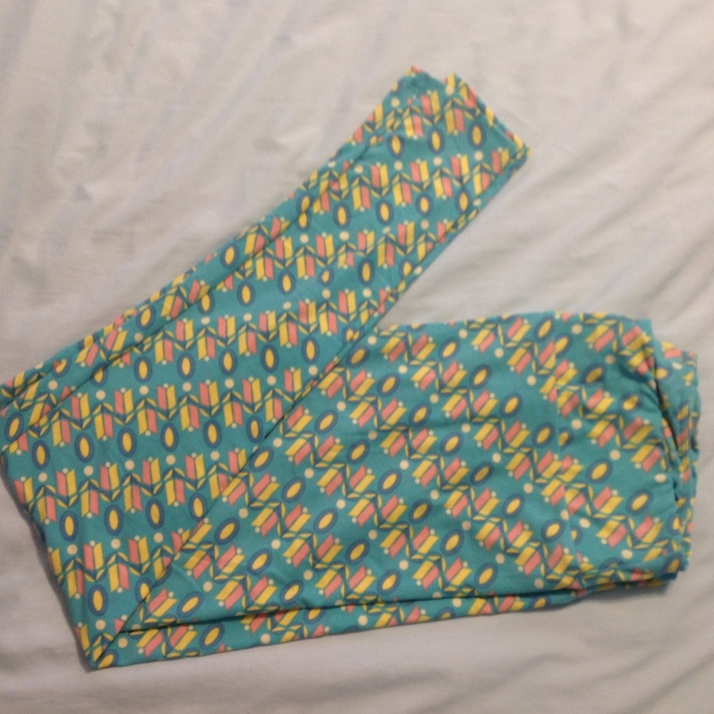 Tall and curvy TC floral Lularoe leggings